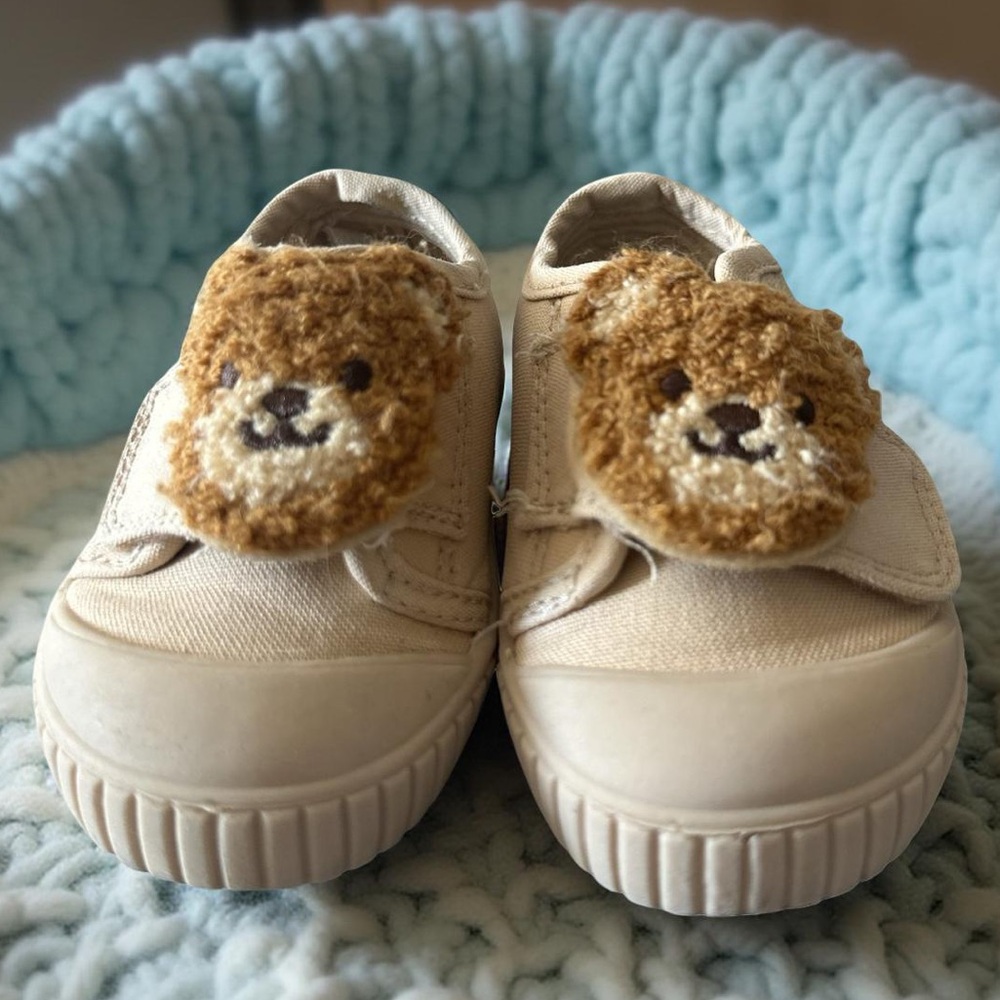 Bear Canvas Shows Baby Boy/Girl Unisex Size 4